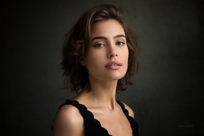 Portrait of a woman with brown hair