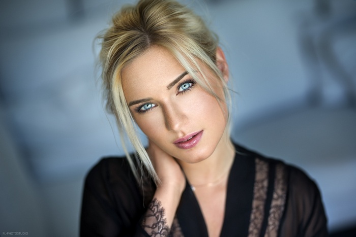 Portrait of Eva Mikulski by Lods Franck
