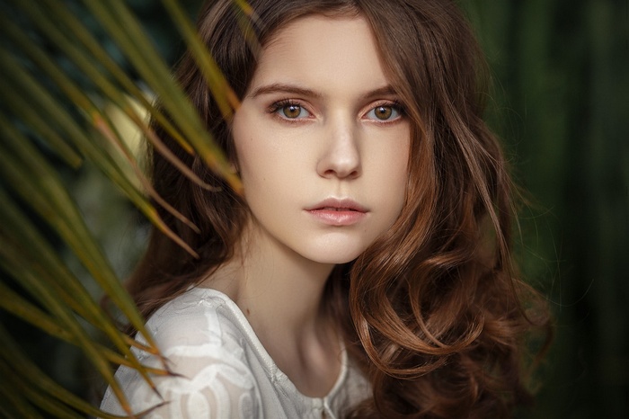 Portrait of a young woman with brown hair