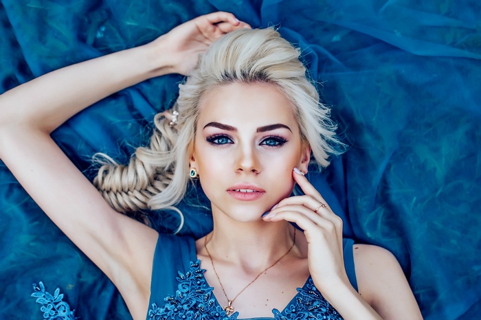 Princess Elsa from Frozen, blonde woman in blue dress