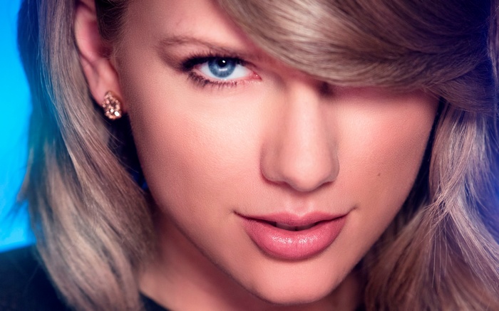 Taylor Swift closeup portrait