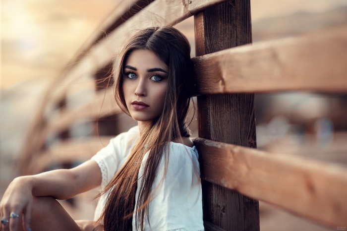 Portrait of a woman by Alessandro Di Cicco