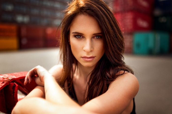 Portrait of a woman with brown hair