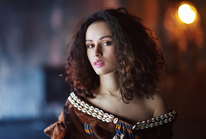 Anastasia Spitz portrait with shell necklace