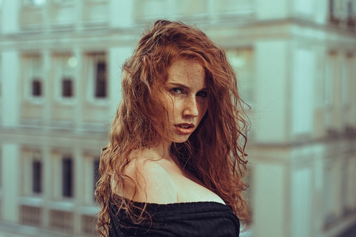 Michalina Cysarz, a redhead woman outdoors