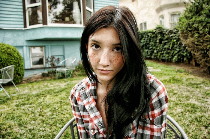 women, dark hair, shirt, freckles