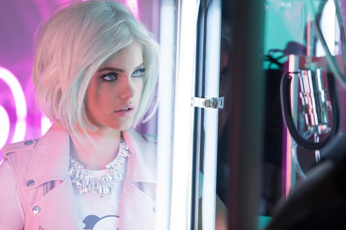 Barbara Palvin with white hair and pink jacket