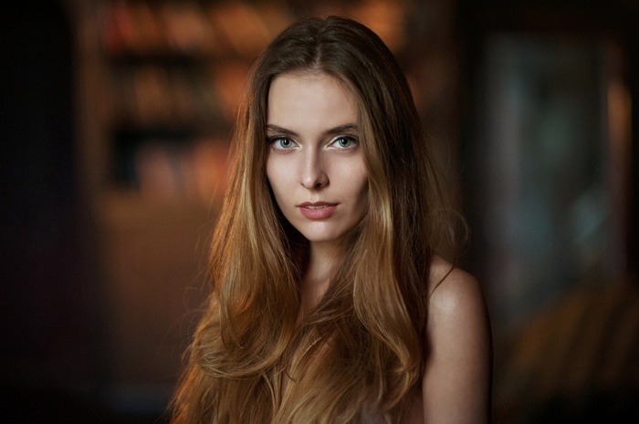 Amina Katinova portrait by Maxim Maximov