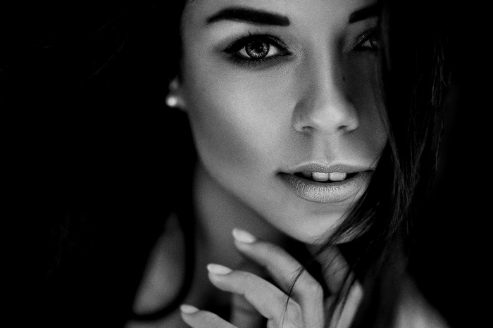Monochrome portrait of a woman