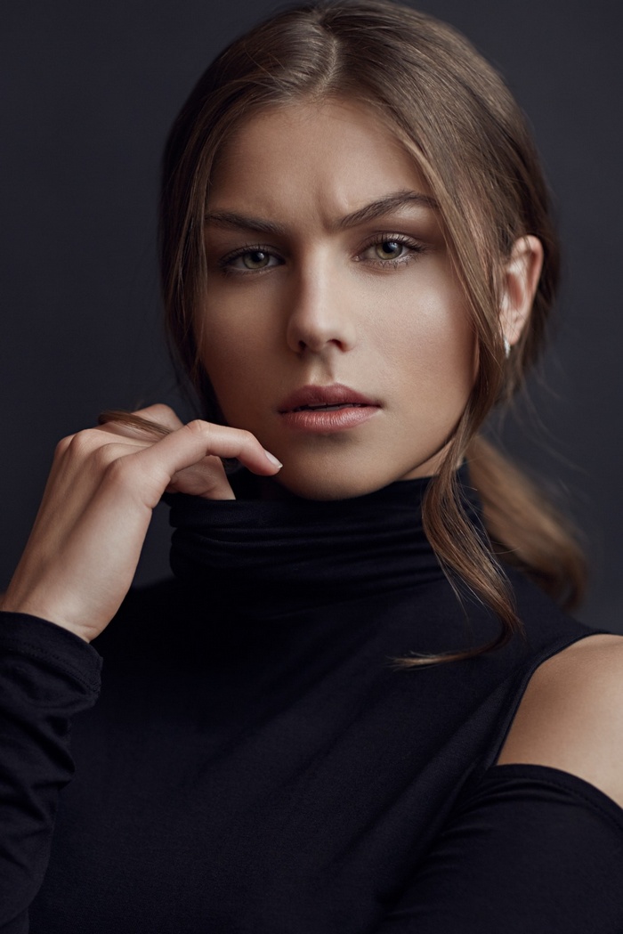 Portrait of a woman by Martin Strauss