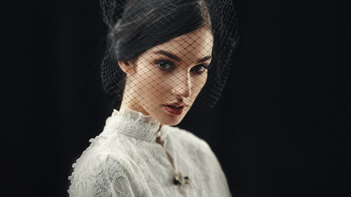 Model Alla Berger with veil by Georgy Chernyadyev