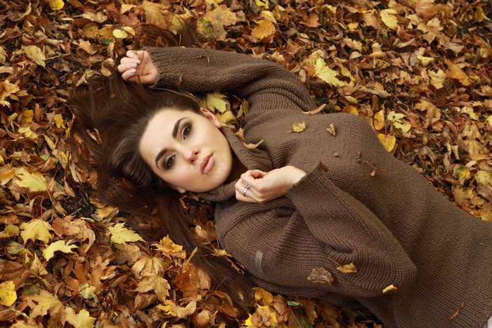 rings, brown eyes, looking at viewer, leaves, fall, brunette, lying on back, sweater, turtlenecks, women outdoors, Sandra, pierced lip, women, fallen leaves, model, long hair