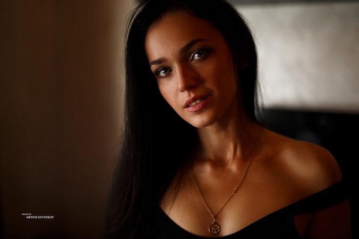 Portrait of Ekaterina Savinkova with a necklace