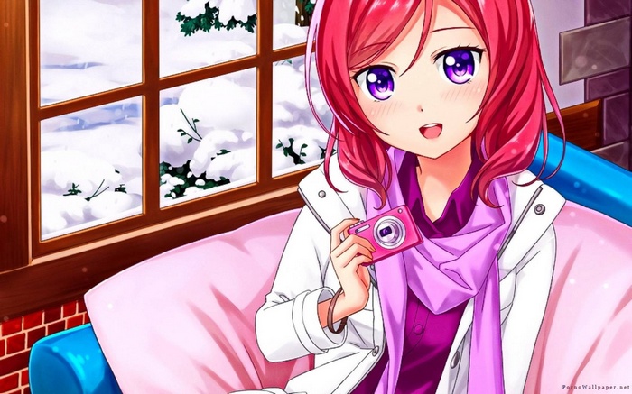 Maki Nishikino from Love Live! holding a pink camera
