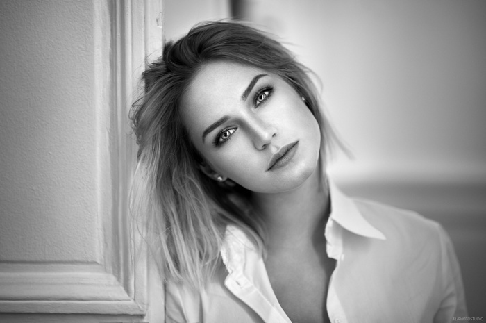 Monochrome portrait of a woman