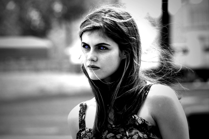 Alexandra Daddario with blue eyes