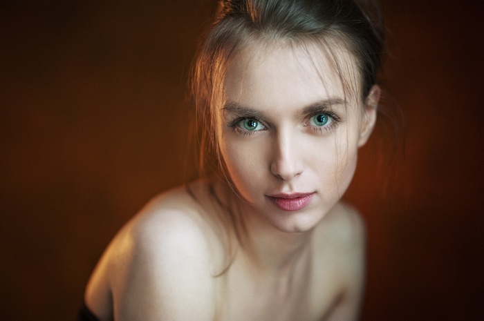 Portrait of Viktoria Vishnevetskaya with bare shoulders
