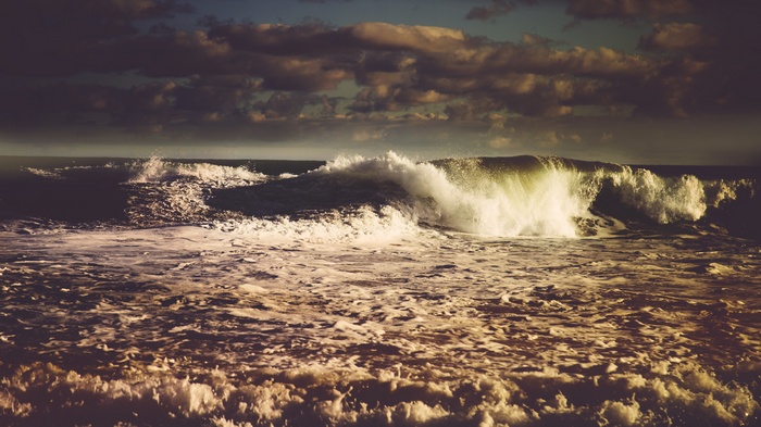 Ocean waves crashing on the shore