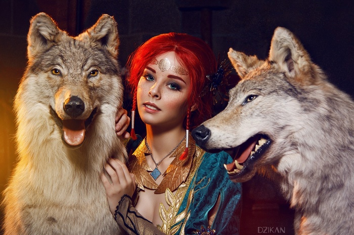 Triss Merigold from The Witcher with wolves