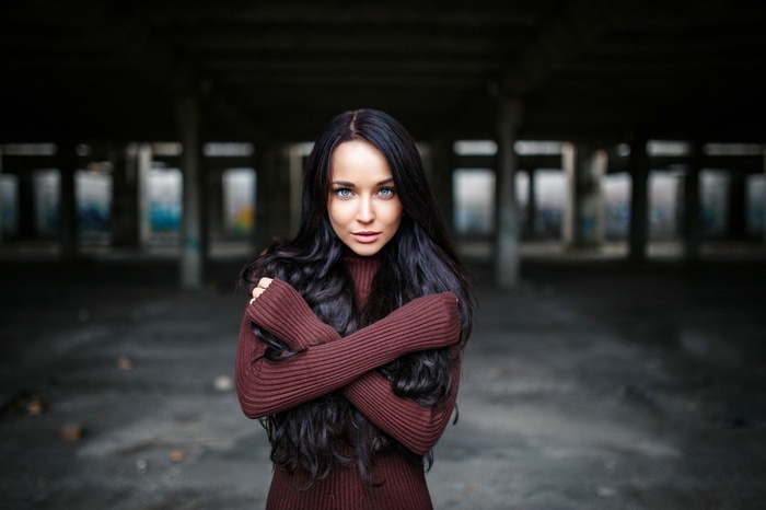 Angelina Petrova portrait with arms crossed