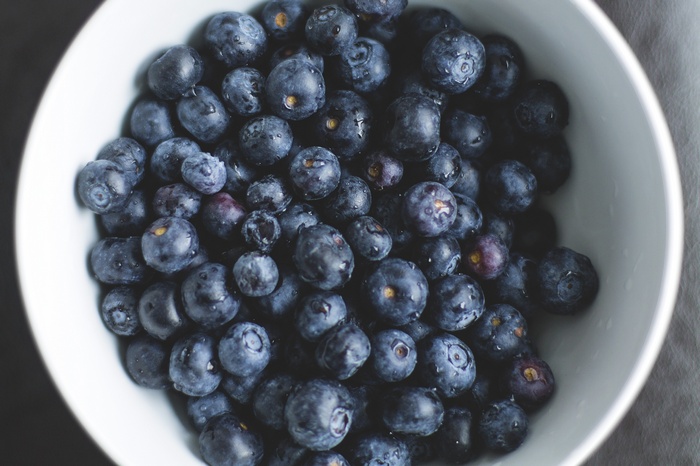Close-up of a bowl of fresh blueberries
