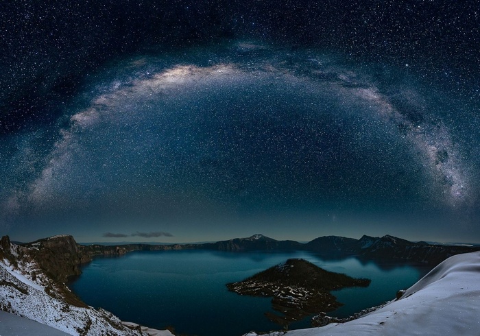 Crater Lake National Park under the Milky Way