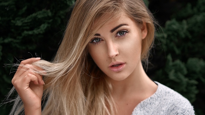 Alex Fetter blonde woman portrait