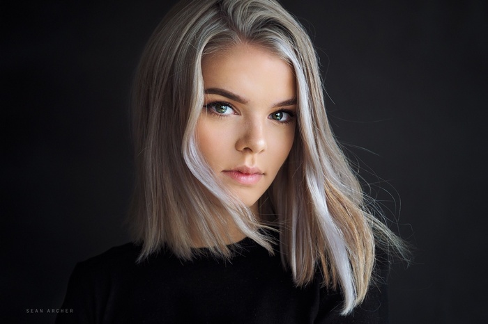 face, Sean Archer, green eyes, women, simple background, portrait, blonde, Dorthe