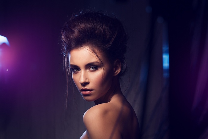 Ksenia Kokoreva portrait with dramatic lighting