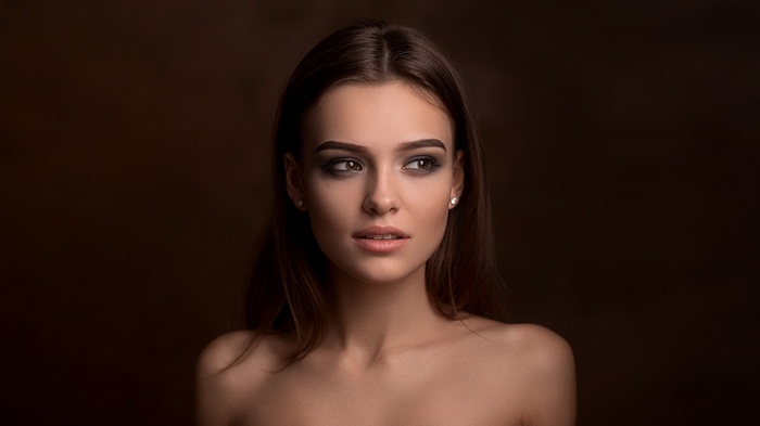 Portrait of a woman with bare shoulders