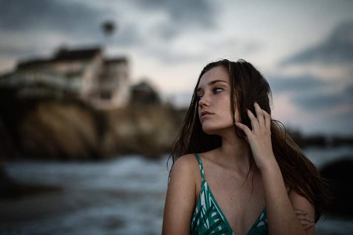 Chloe Bechtol by Jesse Herzog at the sea