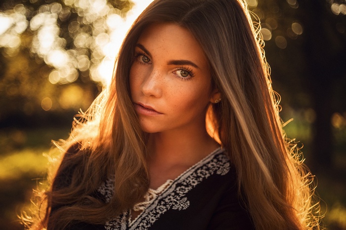Sophie Breidenstein portrait in sunlight