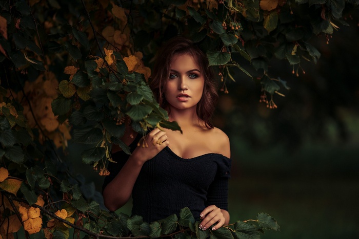 Portrait of Nicole among leaves