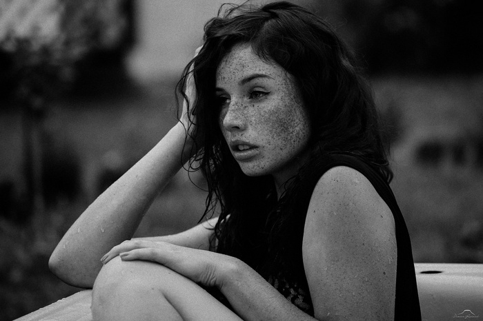 Michalina Cysarz with freckles by Damian Rusiniak