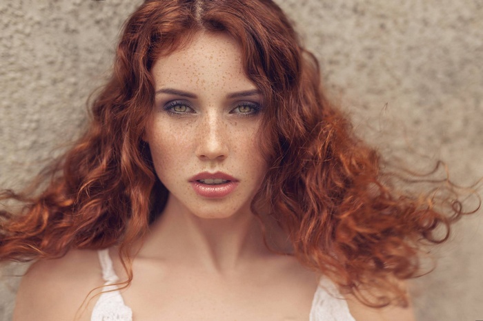 Michalina Cysarz portrait by Sagaj Photography