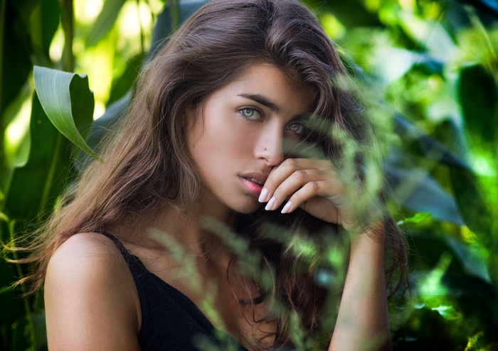 Joachim Bergauer portrait of a woman with blue eyes