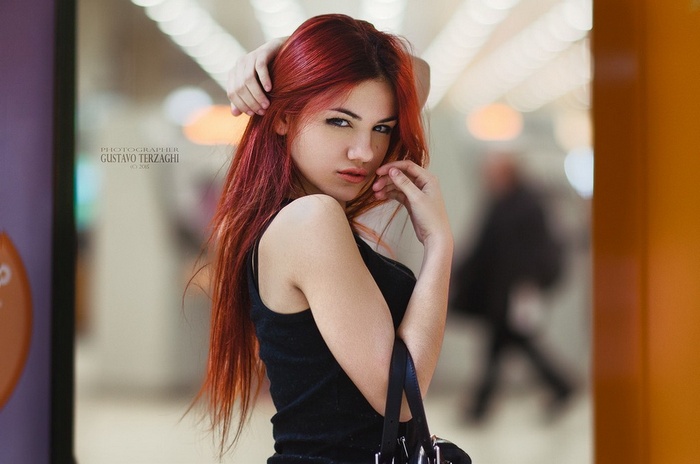 Gustavo Terzaghi's portrait of a woman with red hair