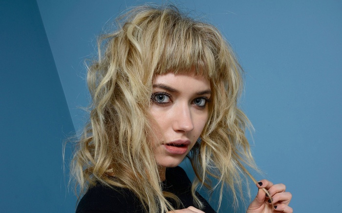Imogen Poots with Blonde Hair