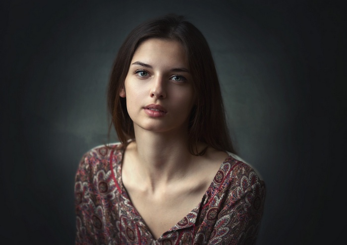 Portrait of a woman looking at the viewer