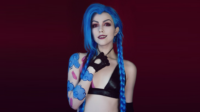 Jinx cosplay with blue hair and body paint