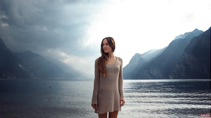 Victor Kalman photography of a woman by the lake