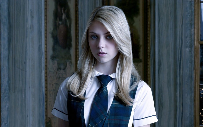 Taylor Momsen in a schoolgirl uniform