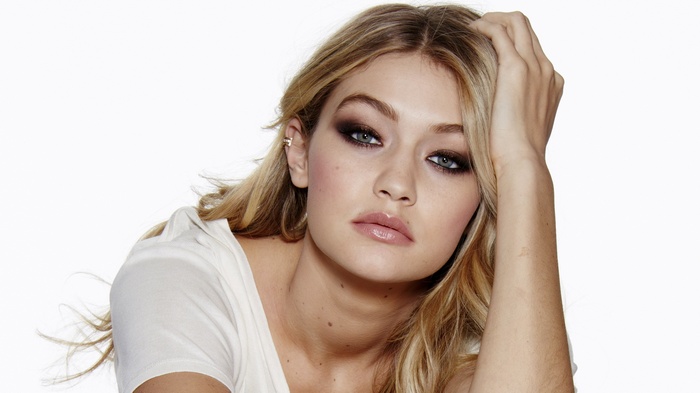Gigi Hadid with dark eye makeup