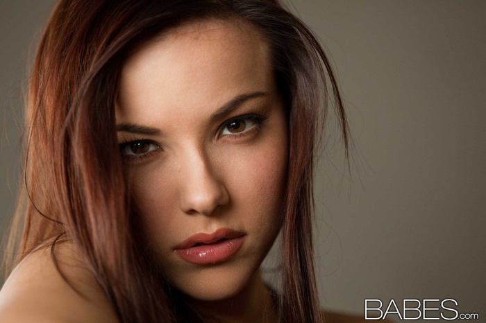 Elizabeth Marxs portrait on Babes.com