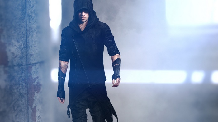 Faith Connors from Mirrors Edge wearing a black hoodie