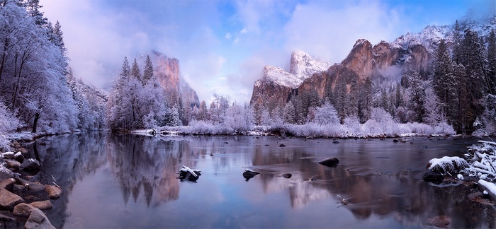 Winter landscape of Yosemite National Park with river and mountains