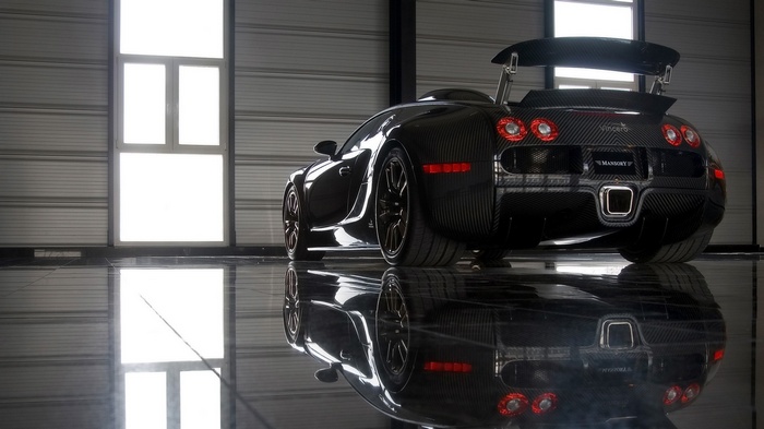 Bugatti Veyron Mansory Linea Vincero dOro Rear View