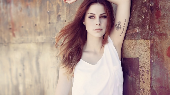 Lena Meyer-Landrut with a tattoo on her arm