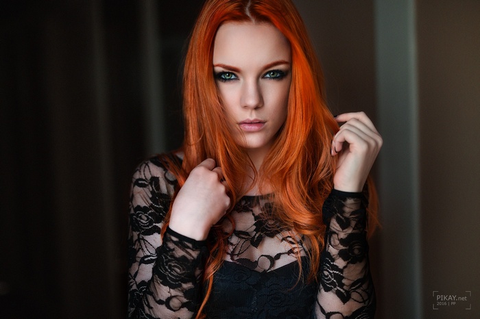 Zara Axeronias portrait with red hair