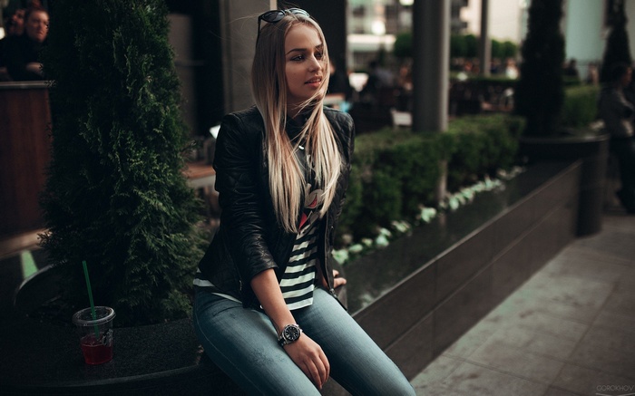 long hair, jeans, women outdoors, Maria Puchnina, jacket, blonde, leather jackets, sitting, Ivan Gorokhov, looking into the distance, women, sunglasses